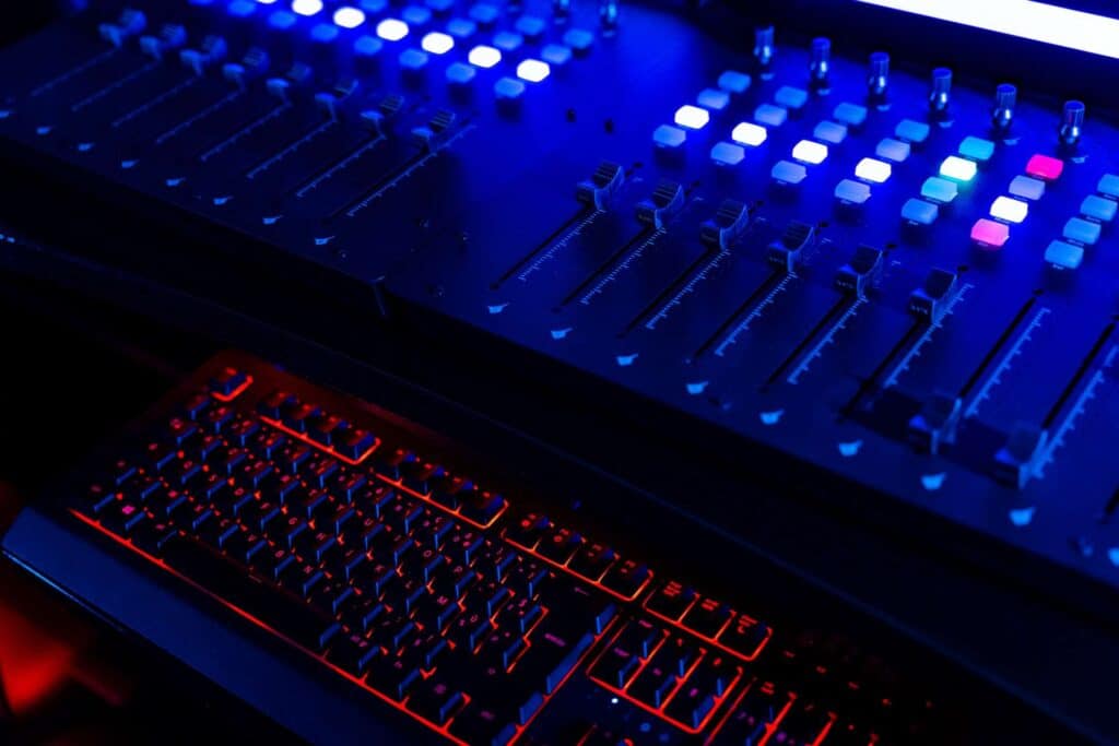 10 synthwave music production habits worth developing